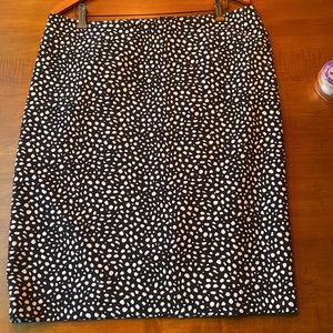 Talbots pencil skirt, black with white abstract pattern size 16